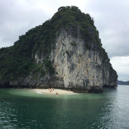Hotel Flamingo Luxury Cruises Ha Long Exterior foto