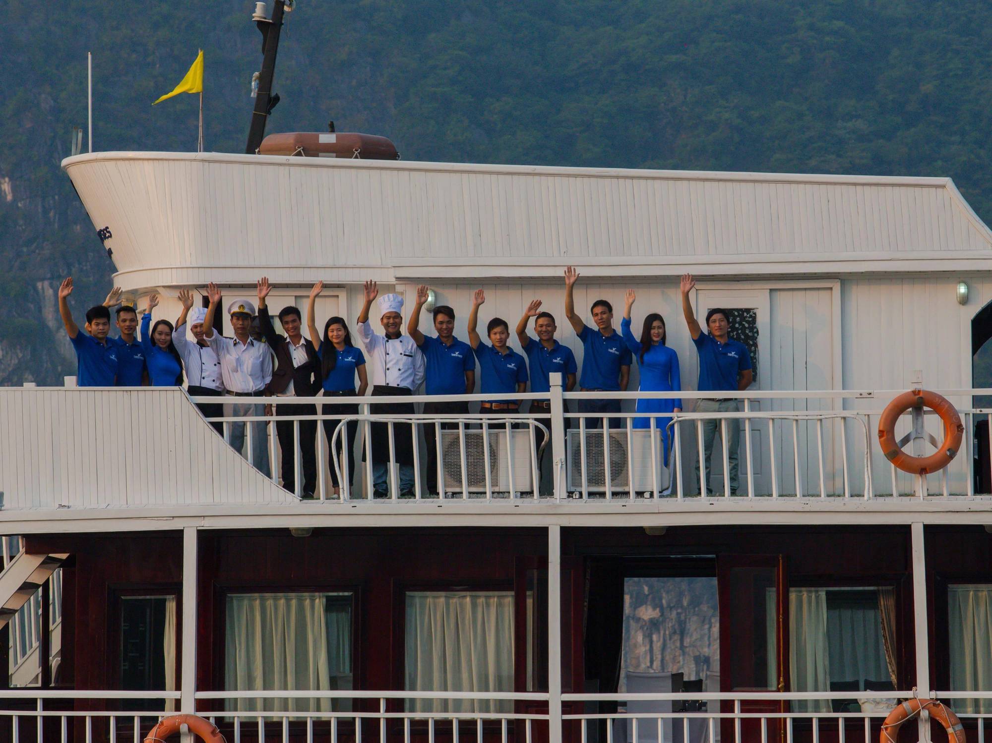 Hotel Flamingo Luxury Cruises Ha Long Exterior foto