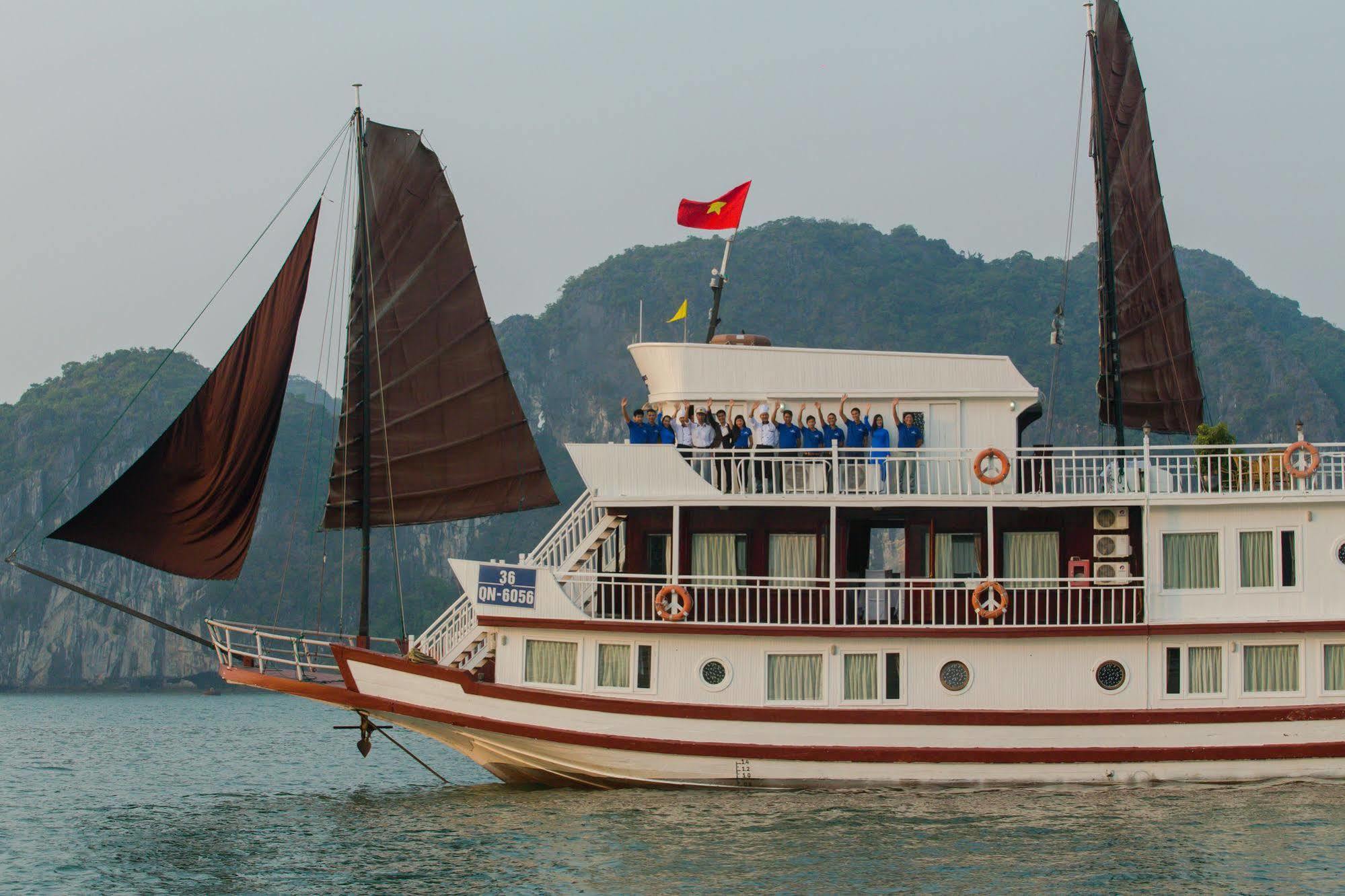 Hotel Flamingo Luxury Cruises Ha Long Exterior foto
