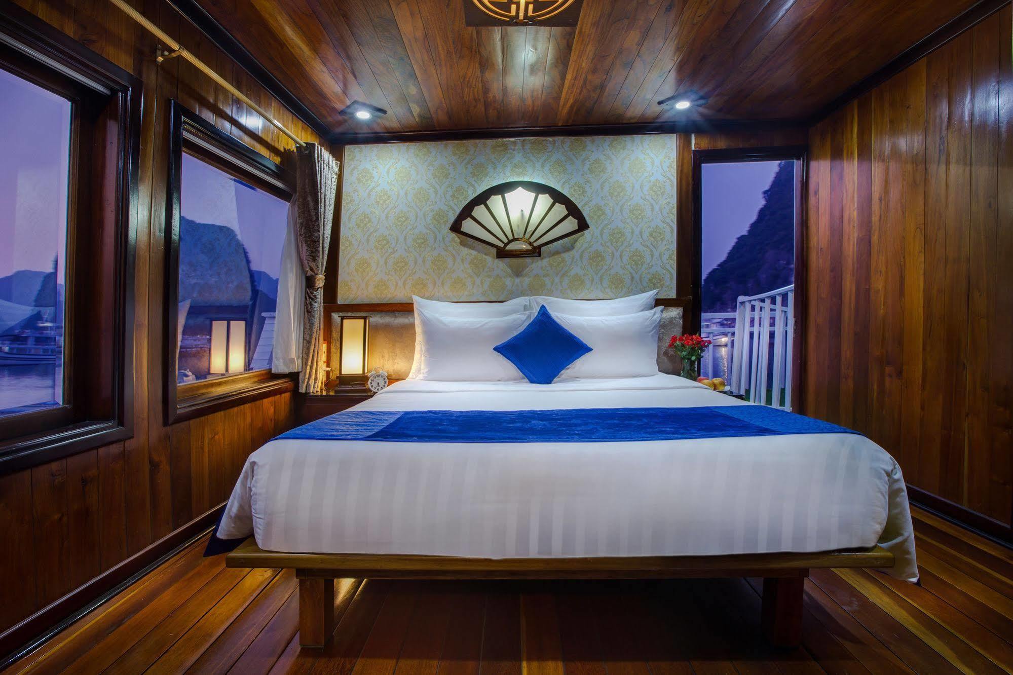 Hotel Flamingo Luxury Cruises Ha Long Exterior foto