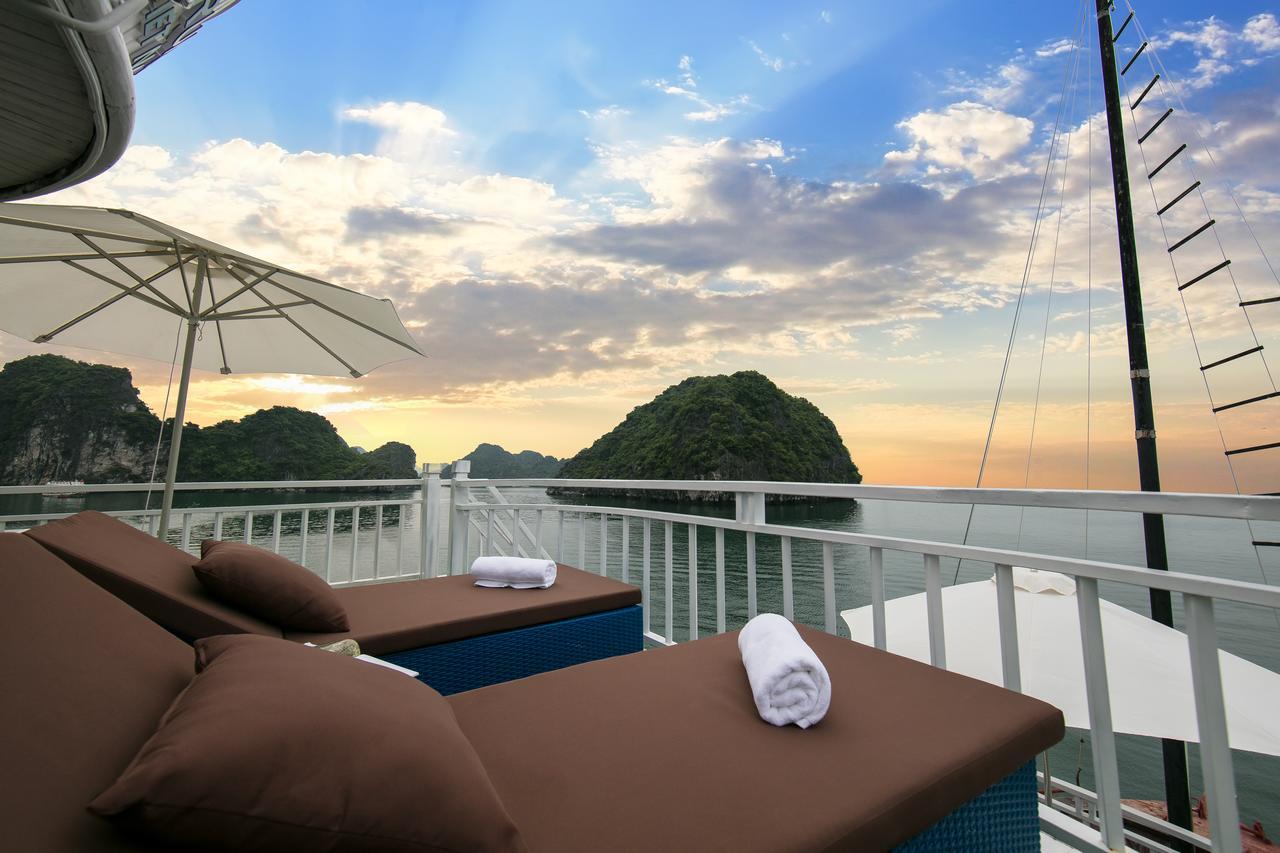 Hotel Flamingo Luxury Cruises Ha Long Exterior foto