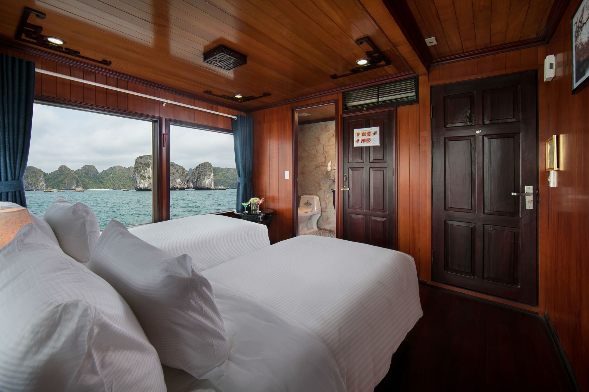 Hotel Flamingo Luxury Cruises Ha Long Exterior foto