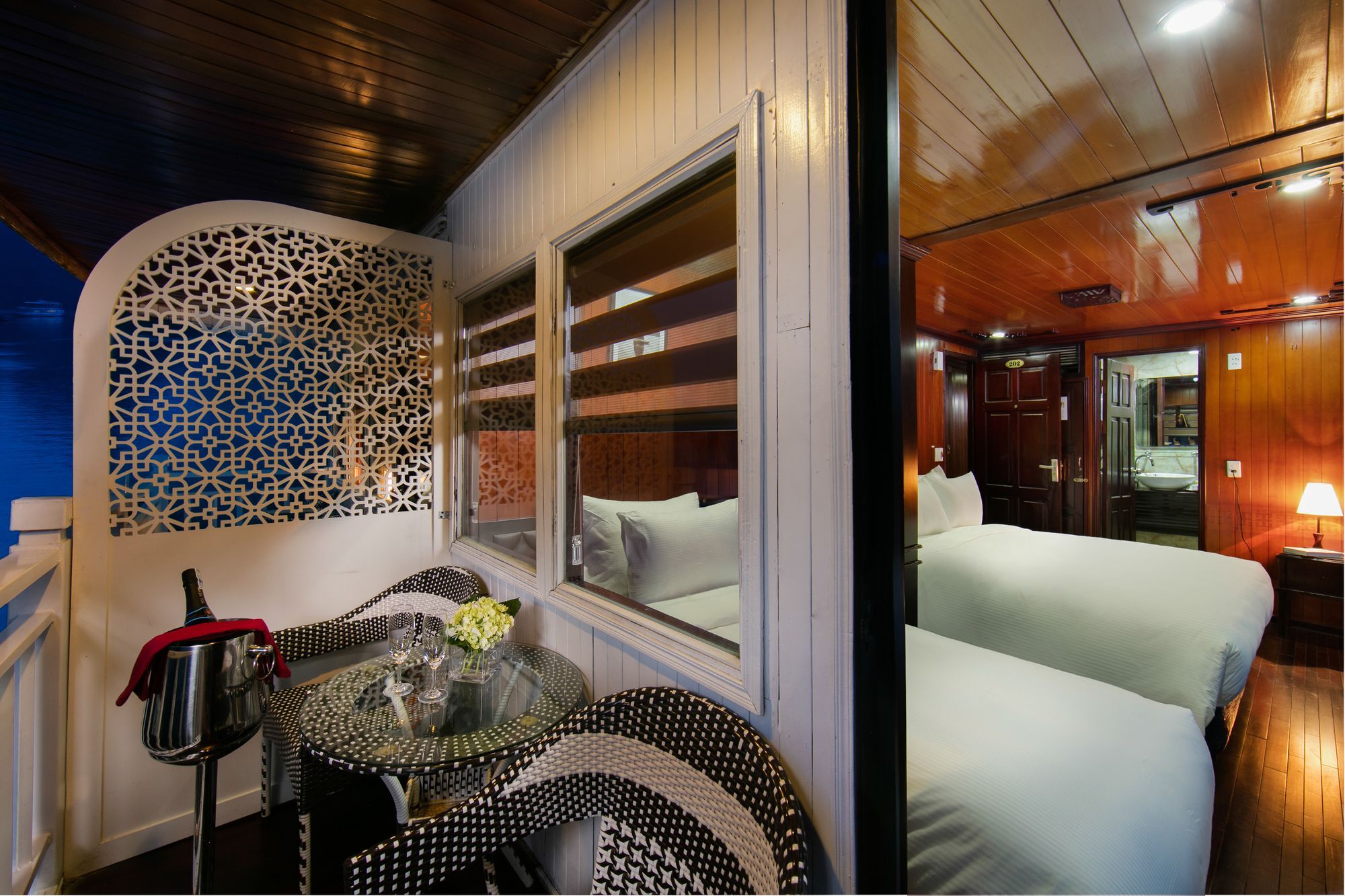 Hotel Flamingo Luxury Cruises Ha Long Exterior foto